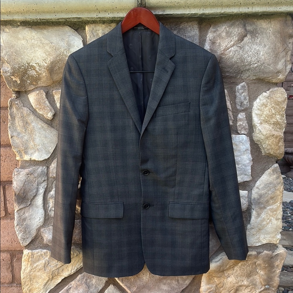 John Varvatos 2 Button Blazer Plaid Wool Men’s Size 36 R Gray EUC